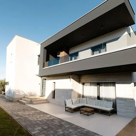 Luxury Palermo Villa Vir