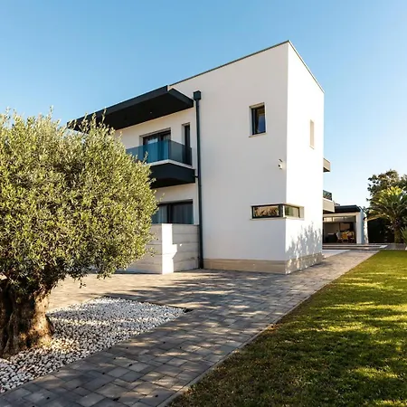 Luxury Palermo Villa *