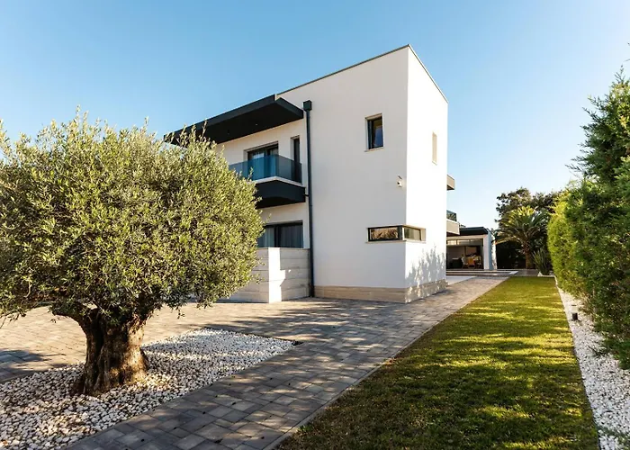 Luxury Palermo Villa *